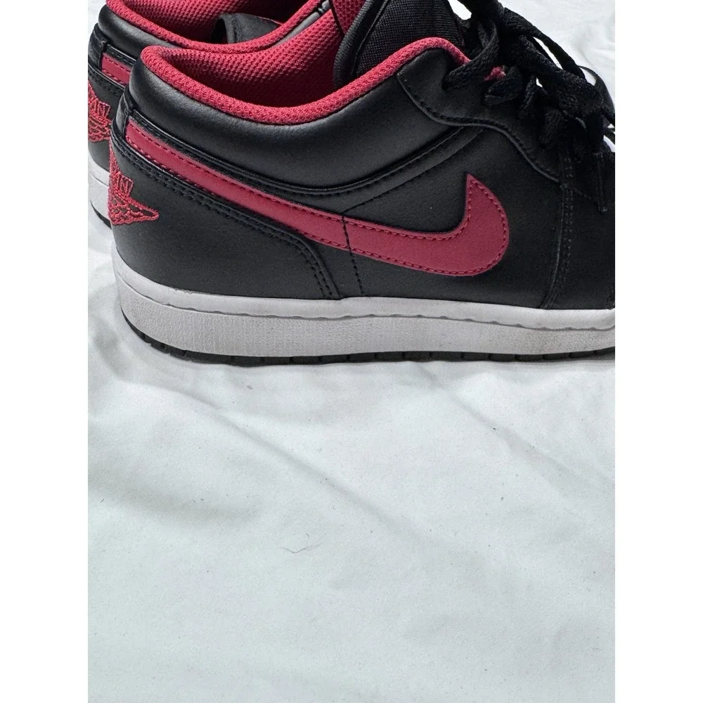 Air Jordan 1 Low size 8 Black/Fire Red Shoes Sneakers  553558 063 Excellent Euc‎